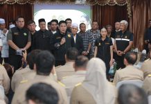 “ร.อ.ธรรมนัส – อ.แหม่ม”นำทีมผู้บริหารลงพื้นที่ปัตตานี มอบเงินเยียวยาครอบครัวนักเรียนที่ได้รับผลกระทบฯ พร้อมฟังเสียงครูปลายด้ามขวาน “ย้ำ” ครูทุกคนต้องได้รับการดูแลอย่างมีศักดิ์ศรี