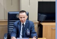 ด่วน ! เครือข่ายครูภาคอิสานสนธิกับเครือข่ายครูภาคใต้ “ชี้” ประกาศกำหนดคุณสมบัติเฉพาะตำแหน่ง ผอ.สกสค.จังหวัด/กทม.ขัดแย้งต่อ พ.ร.บ.สภาครูฯ และรัฐธรรมนูญมาตรา 27 พร้อมคำขอให้ศาลปกครองส่งเรื่องให้ศาลรัฐธรรมนูญวินิจฉัย