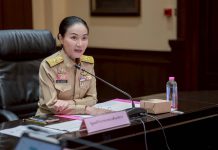 ชายแดนไทย–กัมพูชายังตึงเครียด “อ.แหม่ม“ สั่งเปิดโรงเรียนเป็นศูนย์พักพิง 22 จุด เผยปิดเรียนชั่วคราวแล้ว 990 แห่ง ใน 6 จังหวัด พร้อมย้ำความปลอดภัยของเด็กและบุคลากรมาอันดับแรก