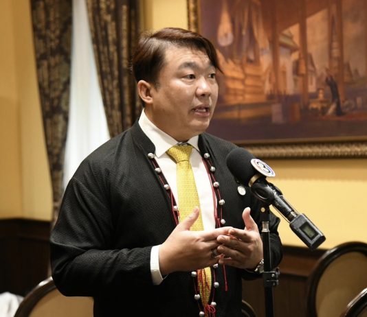 ศธ.ขอแปรญัตติ3โครงการตกหล่น ไม่ขอเพิ่มงบฯ-เดินหน้าประกาศเช่าซื้อแท็บเล็ต-โน๊ตบุ๊ค พร้อมปรับปรุงจัดพิมพ์หนังสือองค์การค้าฯรูปแบบใหม่