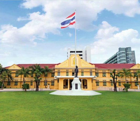 เผยประกาศรับนักเรียนนักศึกษาที่ไม่มีหลักฐานทะเบียนราษฎรหรือไม่มีสัญชาติไทย เน้นจัดการศึกษาสำหรับเด็กที่พำนักอยู่ในประเทศไทย